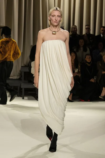 Look 26